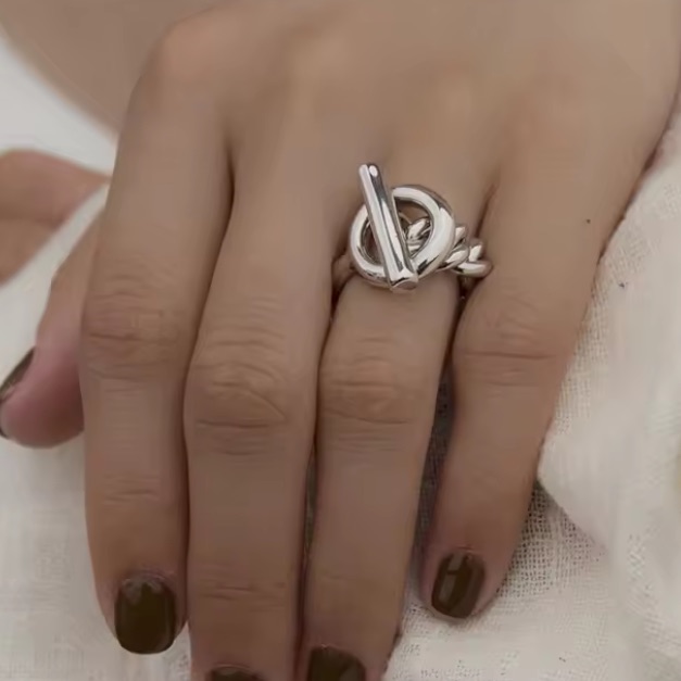 9.25 Sterling Silver Toggle Chain Ring